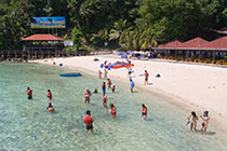 芭雅岛沙滩浮潜